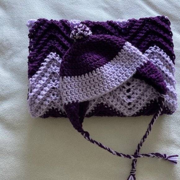 Baby Layette Set Plum & Lilac Hand Crochet NEW - Picture 8 of 9